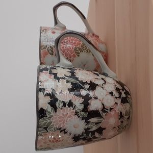 Mino Ware Kaga Yuzen Floral Design Japanese Tea Cups 6 oz Set of 2